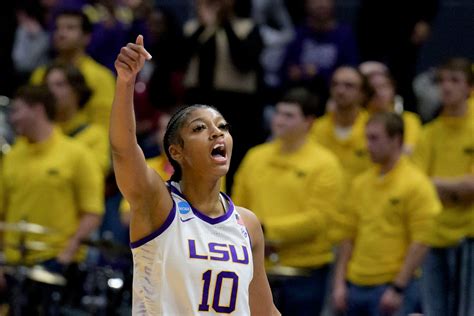 LSU Star Angel Reese Stunned in These 7 SI Swim Photos From。